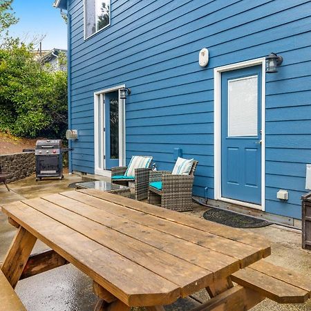 Gone Coastal Villa Lincoln City Exterior photo